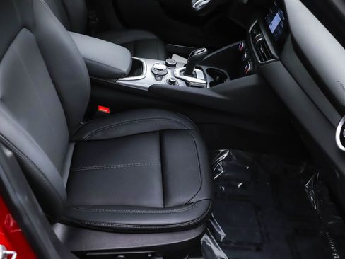 Used 2024 Alfa Romeo Giulia Ti image 32