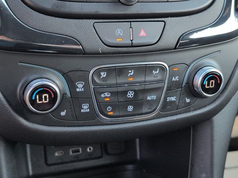 Used 2024 Chevrolet Equinox RS FWD image 20
