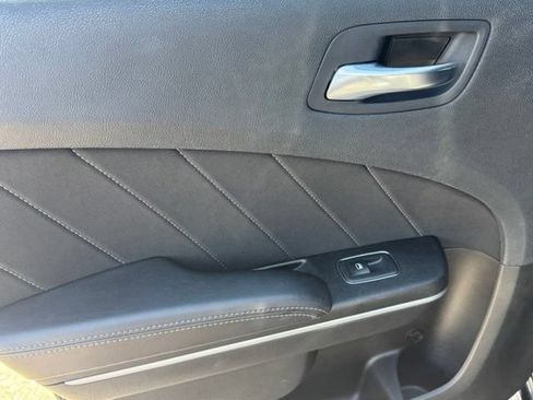 Used 2022 Dodge Charger SXT RWD image 15