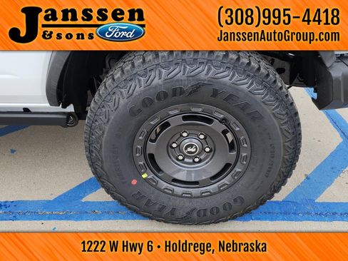 New 2025 Ford Bronco Badlands w/ Sasquatch Package AWD/4WD image 16