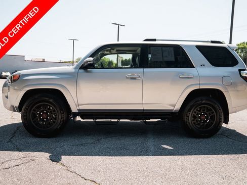 Certified 2022 Toyota 4Runner SR5 Premium w/ Moonroof Package RWD image 4