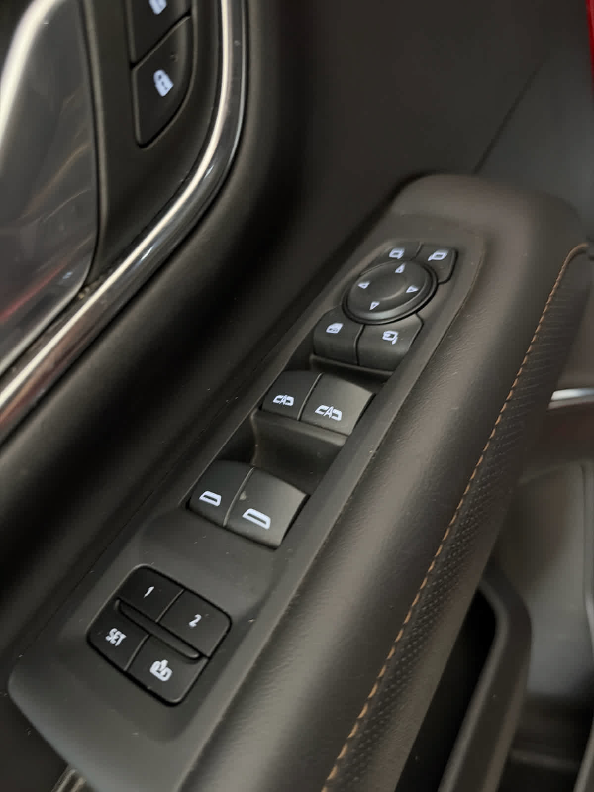 Used 2024 GMC Yukon AT4 AWD/4WD image 24