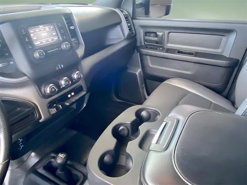 Used 2024 RAM 2500 Tradesman w/ Chrome Appearance Group image 37