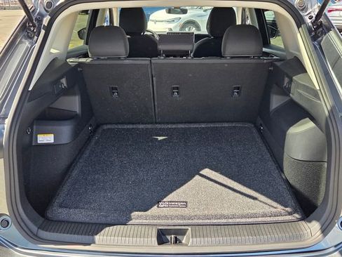 Used 2025 Volkswagen Tiguan S image 10