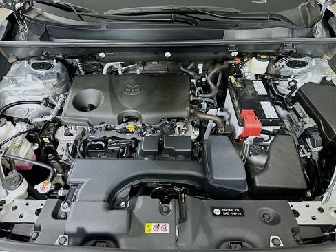 Used 2025 Toyota RAV4 XLE w/ Convenience Package FWD image 9