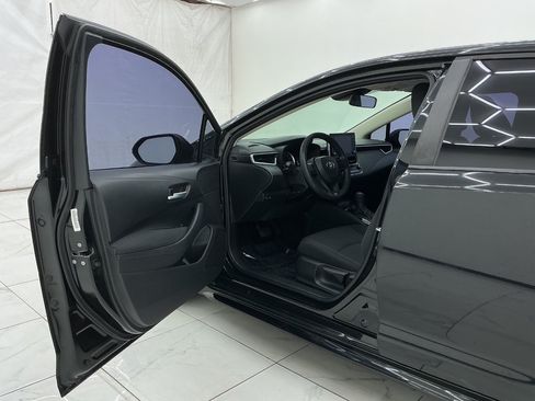 Used 2021 Toyota Corolla LE FWD image 16