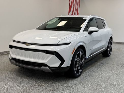 Used 2024 Chevrolet Equinox EV LT w/ Active Safety Package 3 image 19