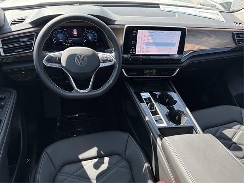 New 2026 Volkswagen Atlas SE image 9