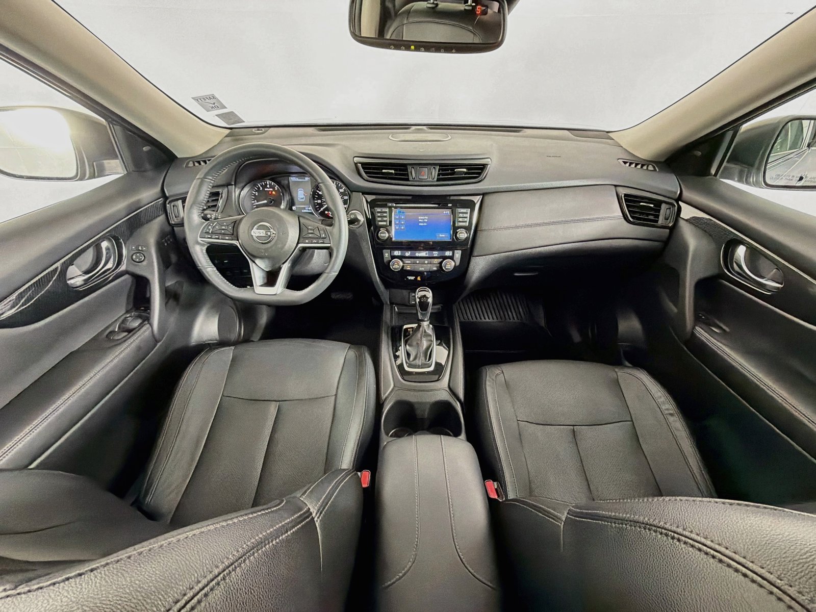 Used 2017 Nissan Rogue Platinum AWD/4WD image 10