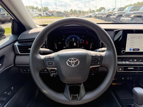 Used 2026 Toyota Camry LE FWD image 9