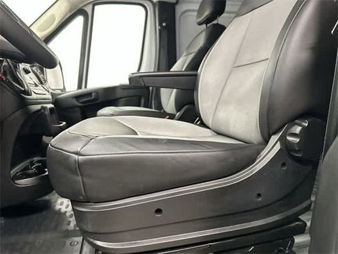 Used 2025 RAM ProMaster 2500 w/ Convenience Group image 26