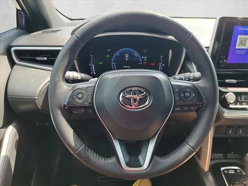 Used 2024 Toyota Corolla Cross XSE image 16