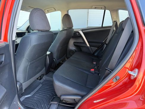 Used 2015 Toyota RAV4 LE AWD/4WD image 11