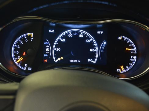 Used 2019 Jeep Grand Cherokee Overland image 17