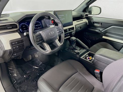 Used 2024 Toyota Tacoma TRD Off-Road image 10