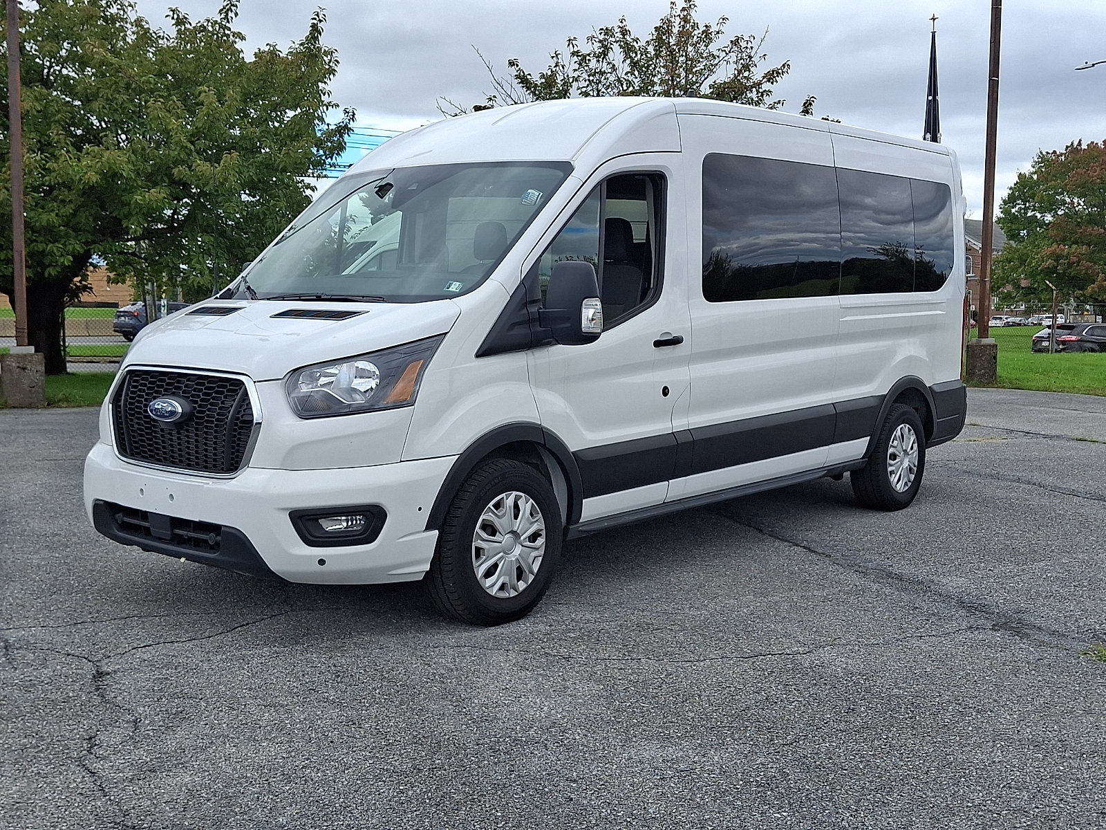 Used 2025 Ford Transit 350 XLT RWD image 3