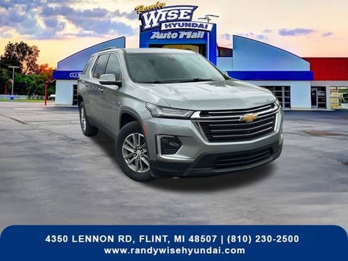Used 2023 Chevrolet Traverse LT FWD image 1