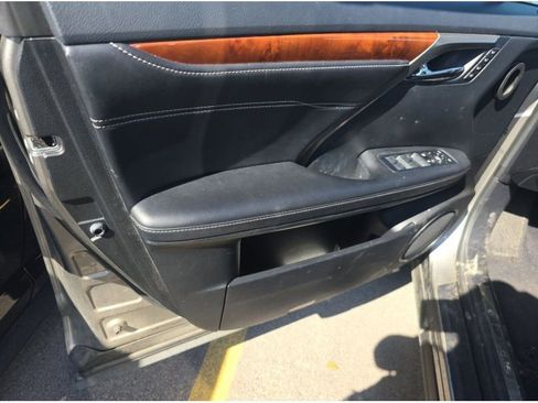 Used 2018 Lexus RX 350L Premium w/ Premium Package image 27