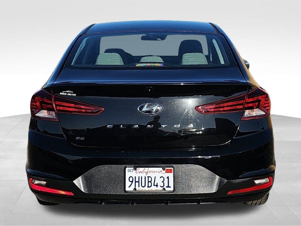 Used 2019 Hyundai Elantra SE FWD image 4