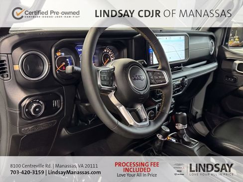 Used 2024 Jeep Wrangler Unlimited Sahara w/ Technology Group AWD/4WD image 19