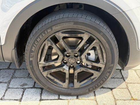 Certified 2025 Kia Telluride SX X-Line AWD/4WD image 18