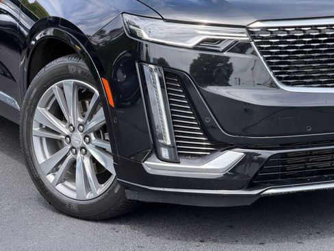 Used 2024 Cadillac XT6 Premium Luxury w/ Technology Package AWD/4WD image 9