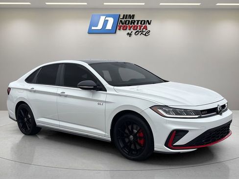 Used 2026 Volkswagen Jetta GLI Autobahn FWD image 3