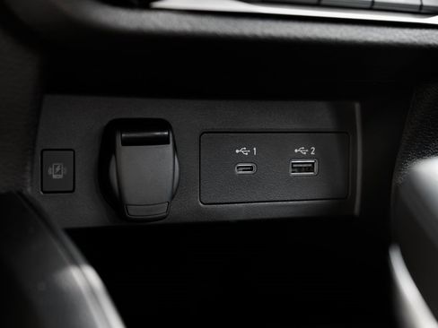 New 2025 Nissan Versa SR w/ Trunk Package image 15