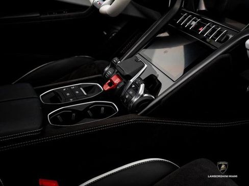 Used 2024 Lamborghini Urus S AWD/4WD image 33