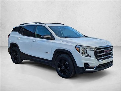 Used 2023 GMC Terrain AT4 image 3