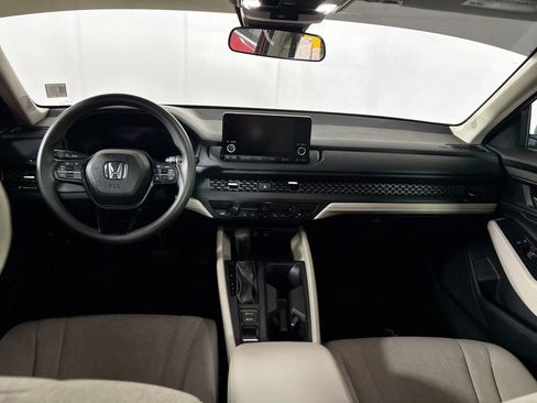 Certified 2025 Honda Accord SE image 13