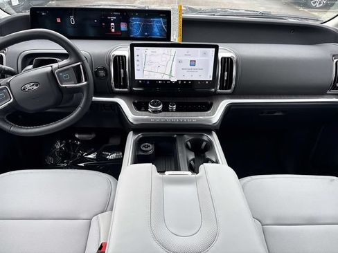 New 2026 Ford Expedition Max Platinum w/ Platinum Ultimate Package AWD/4WD image 16