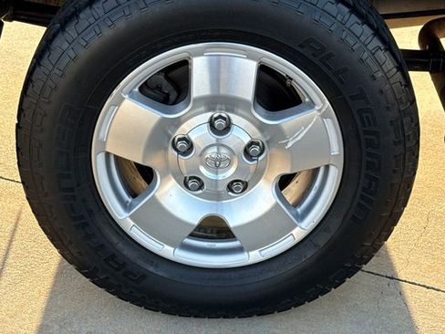 Used 2019 Toyota Tundra Limited AWD/4WD image 11