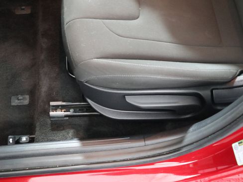 Used 2025 Hyundai Elantra SEL image 23