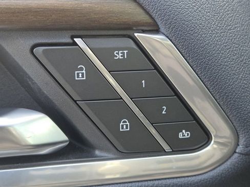 Certified 2025 Chevrolet Silverado 1500 High Country w/ Technology Package image 12