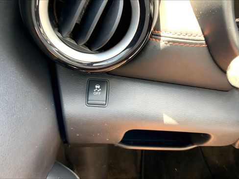 Used 2019 Nissan Kicks SR FWD image 35