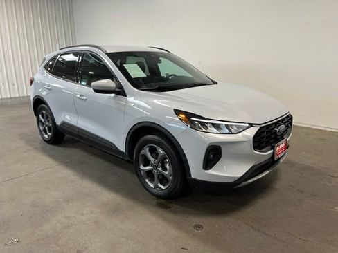 Used 2025 Ford Escape ST-Line Select AWD/4WD image 1