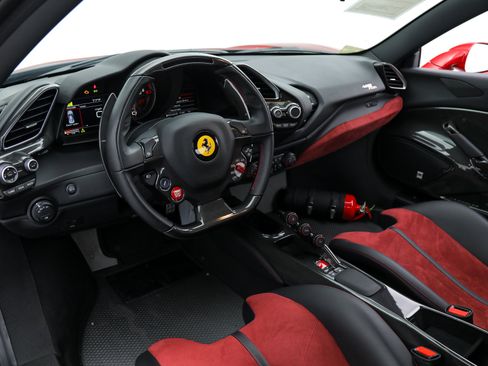 Certified 2019 Ferrari 488 Pista Coupe image 2