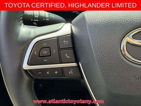 Certified 2024 Toyota Highlander Limited AWD/4WD image 32