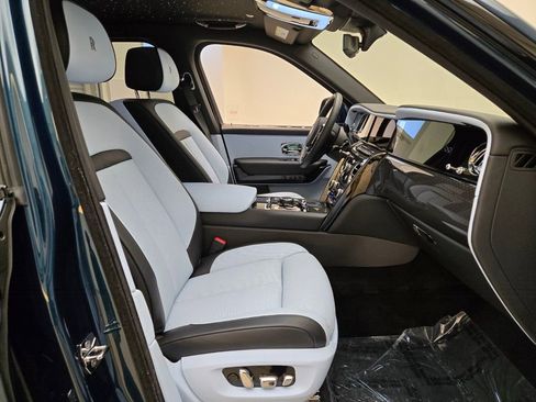 Certified 2025 Rolls-Royce Cullinan Black Badge image 26