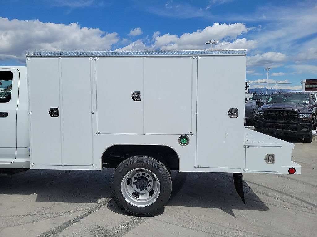 New 2024 RAM 4500 Tradesman RWD image 16