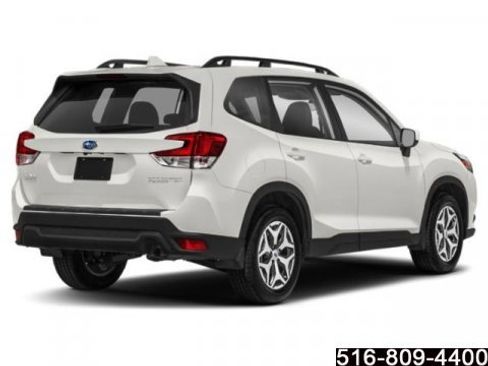 Used 2023 Subaru Forester Premium image 2