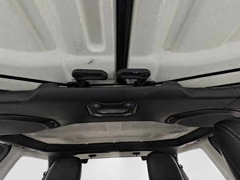 Used 2021 Jeep Wrangler Unlimited Rubicon AWD/4WD image 16