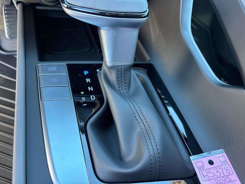 Used 2025 Hyundai Elantra Sport image 16