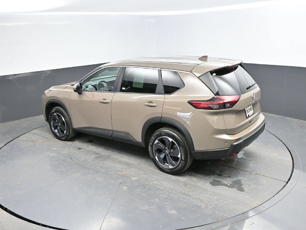 Used 2025 Nissan Rogue SV AWD/4WD image 24