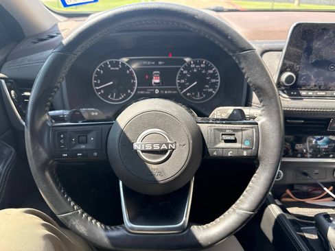 Used 2023 Nissan Rogue SL FWD image 5