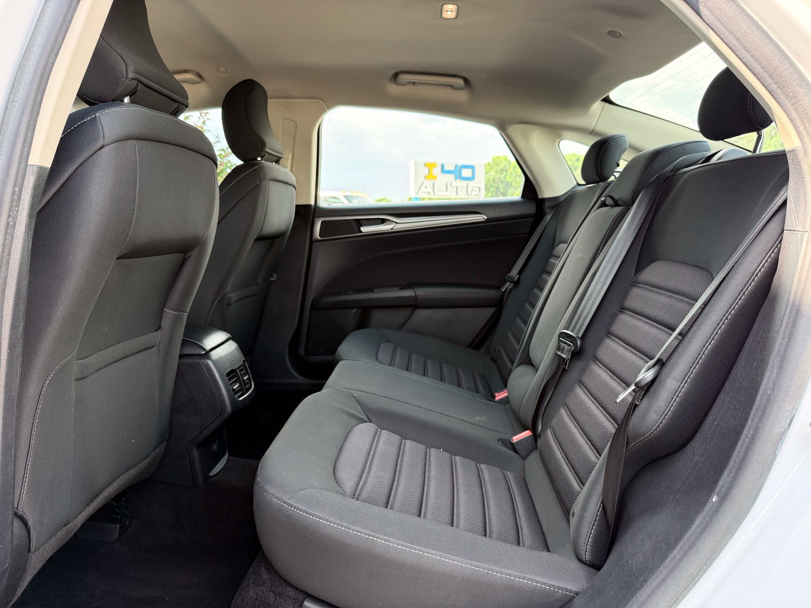 Used 2019 Ford Fusion SE FWD image 13