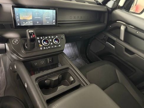 Used 2024 Land Rover Defender 110 X-Dynamic SE image 24