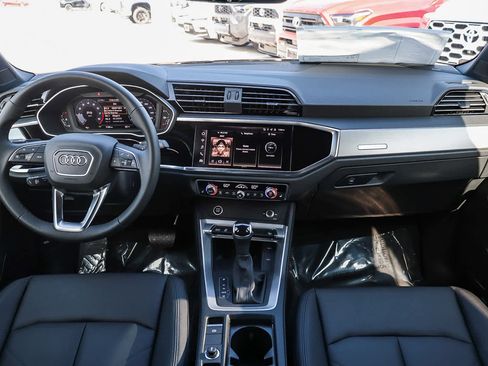 New 2025 Audi Q3 2.0T Premium image 16