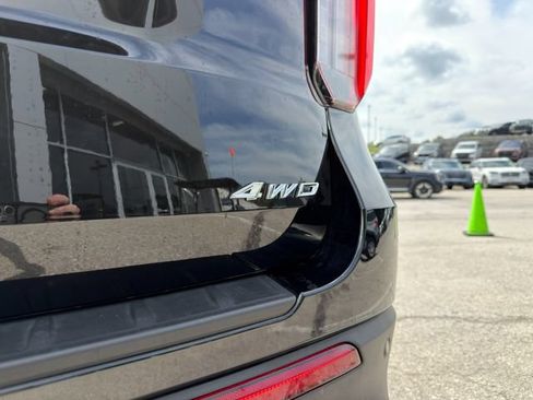 Used 2025 Ford Explorer Platinum w/ Ultimate Package AWD/4WD image 15